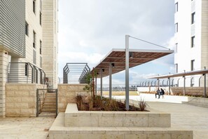Property grounds - Savyoney Ramat Sharet - Isrentals (Jerusalem)