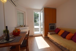 Apartment, 1 Bedroom, Sea View (557) | Interior - Apartments Julia (Dobrinj)