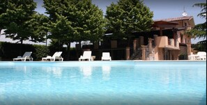 Outdoor pool - Country House Il Piacere (Civitella del Tronto)