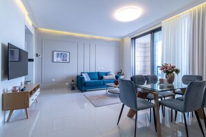 Apartamento presidencial, 2 habitaciones, vistas a la ciudad | Sala de estar