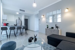 Comfort-Apartment, 1 Schlafzimmer | Essbereich im Zimmer