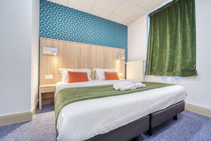 Soundproofing, iron/ironing board, free WiFi, bed sheets - Hotel Escurial (Metz)