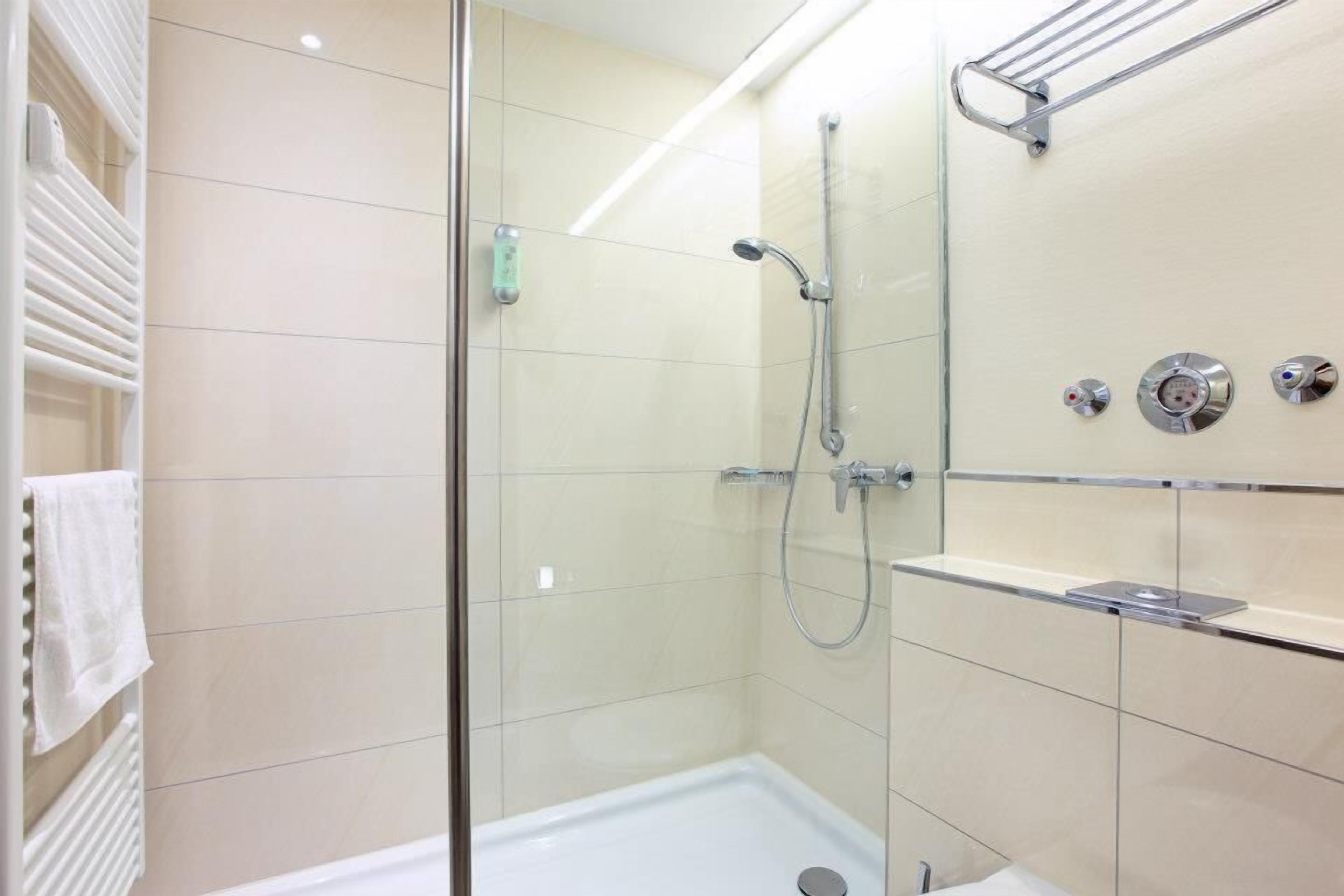 superior double room, accessible, ensuite | bathroom | shower, free toiletries, hair dryer, towels