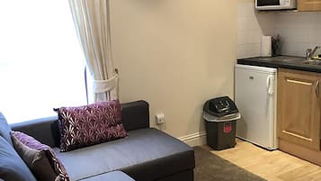 Apartamento, 1 cama doble con sofá cama, no fumadores | Cocina privada | Frigorífico grande, horno, placa de cocina y hervidor eléctrico