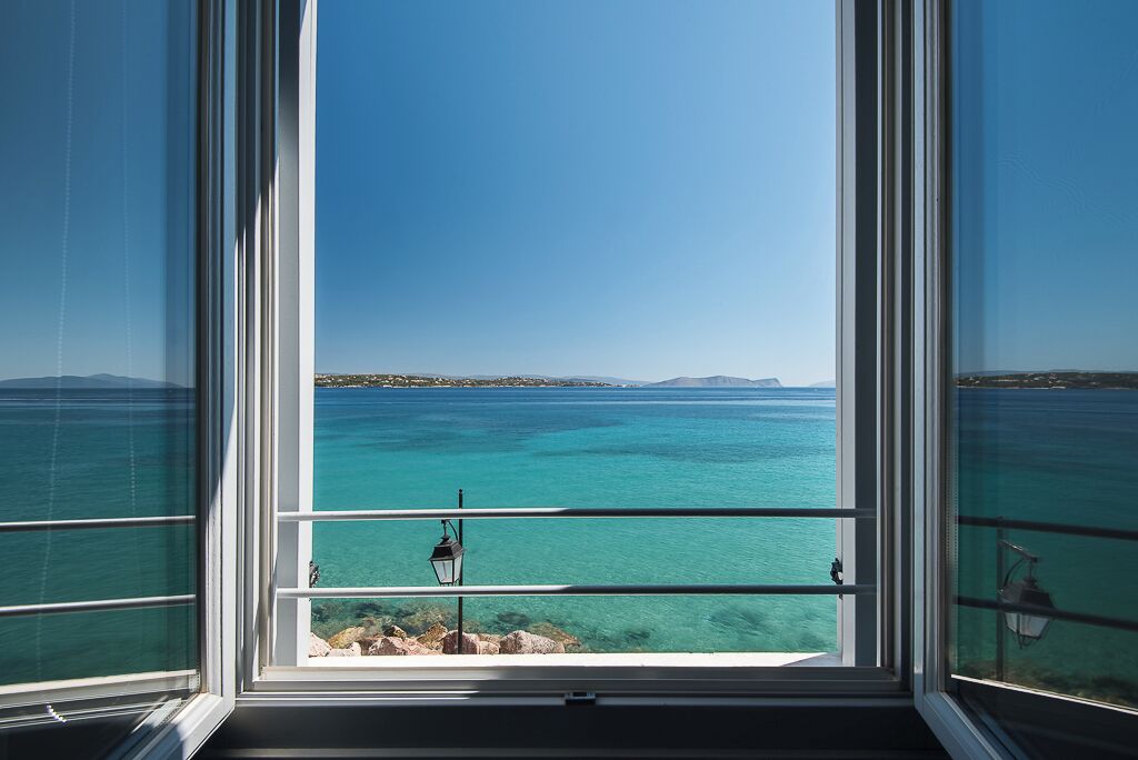 Suite, uitzicht op zee | Een kluis op de kamer, een bureau, verduisterende gordijnen