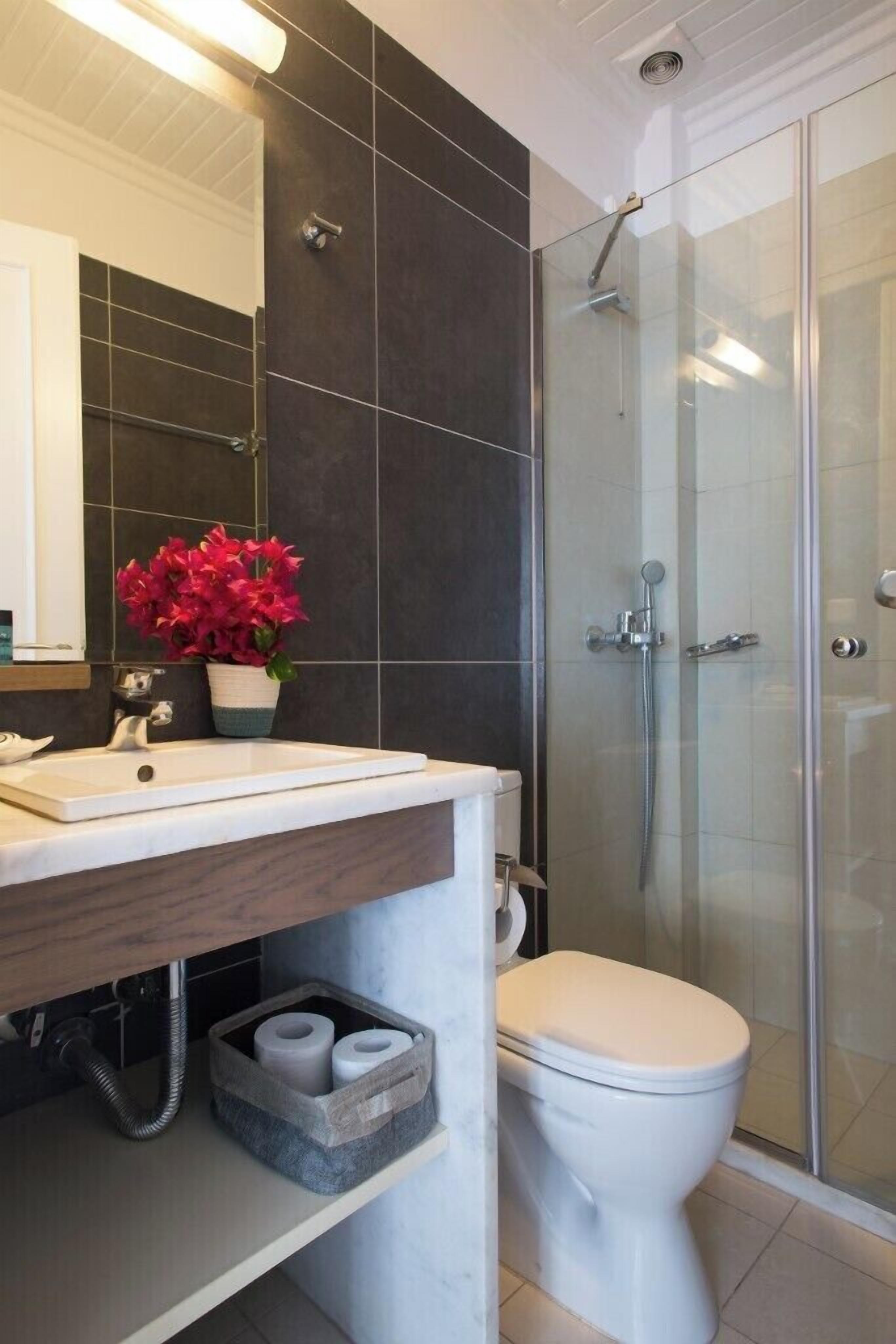 Double or Twin Room, Sea View | In-room safe, desk, blackout drapes, soundproofing