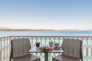 Double or Twin Room, Sea View | In-room safe, desk, blackout drapes, soundproofing