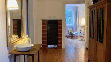 Traditional Condo, Balcony (Christian) | Living area | Flat-screen TV, Netflix