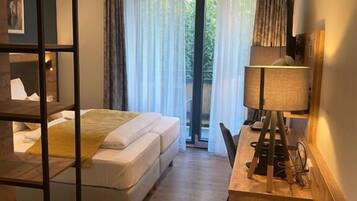 In-room safe, desk, soundproofing, free WiFi