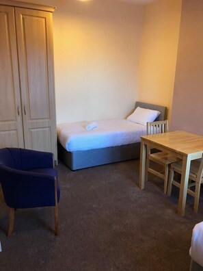 Căn hộ cơ bản, 2 giường đơn, không hút thuốc | Bàn ủi/dụng cụ ủi quần áo, truy cập Internet không dây miễn phí 