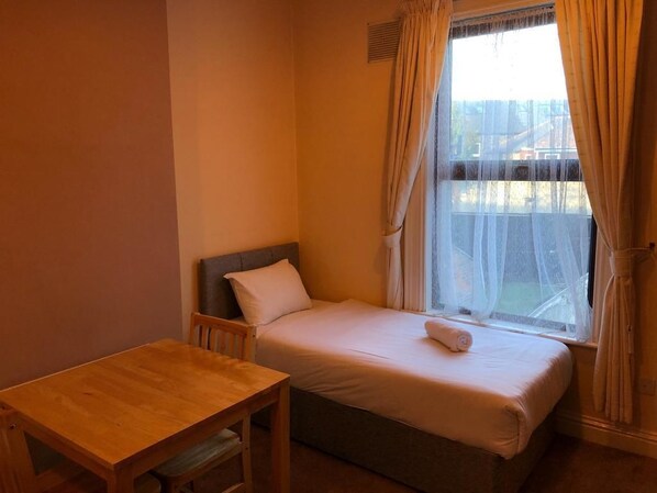 Căn hộ cơ bản, 2 giường đơn, không hút thuốc | Bàn ủi/dụng cụ ủi quần áo, truy cập Internet không dây miễn phí 