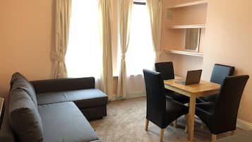 Apartamento, 1 cama de casal e sofá-cama, para não fumantes | Área de estar