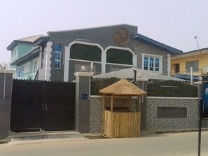 Façade de l’hébergement