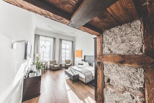 Signature Double Room | 1 bedroom, premium bedding, down comforters, in-room safe