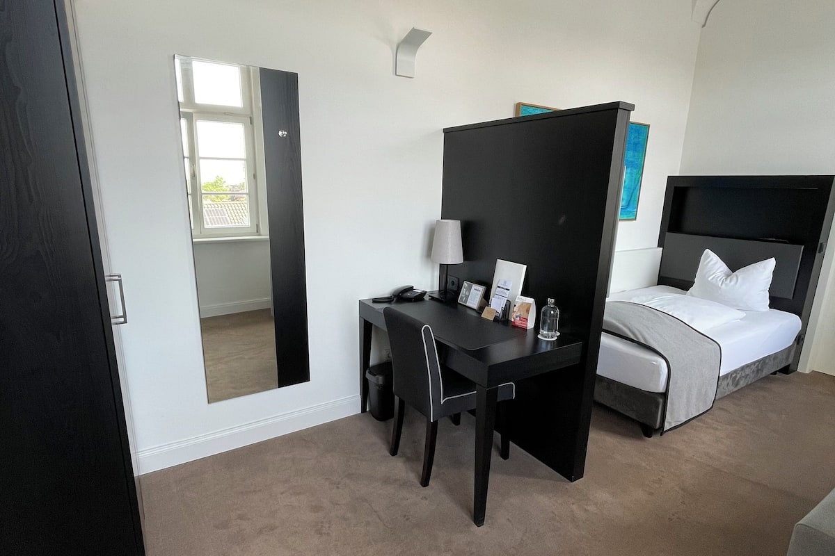 Business Single Room