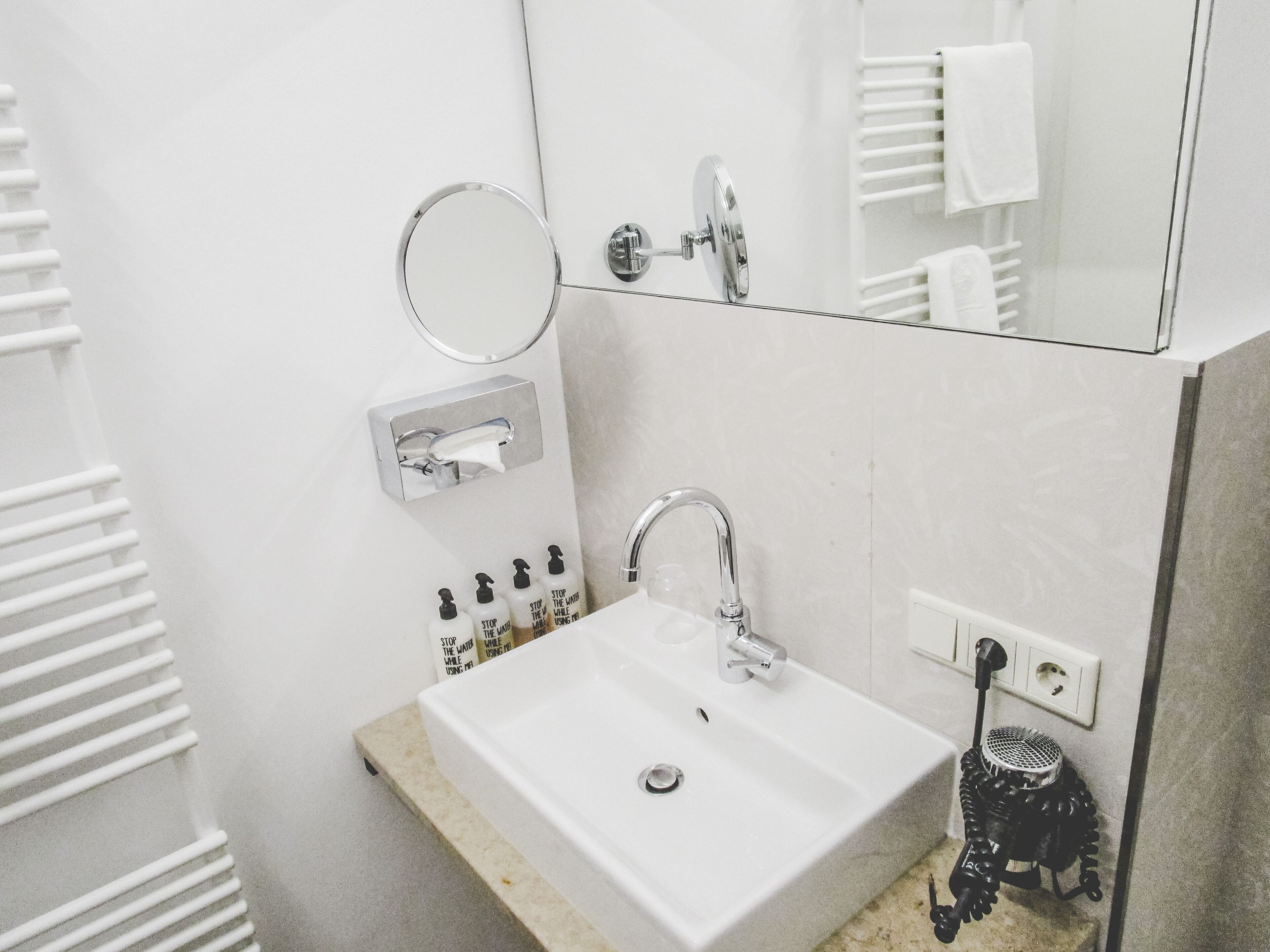 comfort double room | bathroom | deep-soaking bathtub, hair dryer, bathrobes, towels
