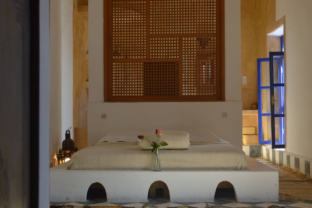 Double Room, 1 Queen Bed, Non Smoking, Courtyard View