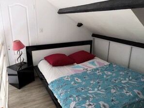 Familie-studiosuite | Individuelt dekorert, individuelt innredet og strykejern/-brett