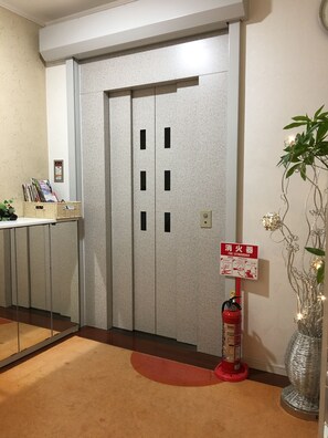 Interior - Hostel Familia (Osaka)