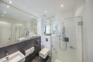 Standard Room | Bathroom amenities | Free toiletries, hair dryer, soap, shampoo