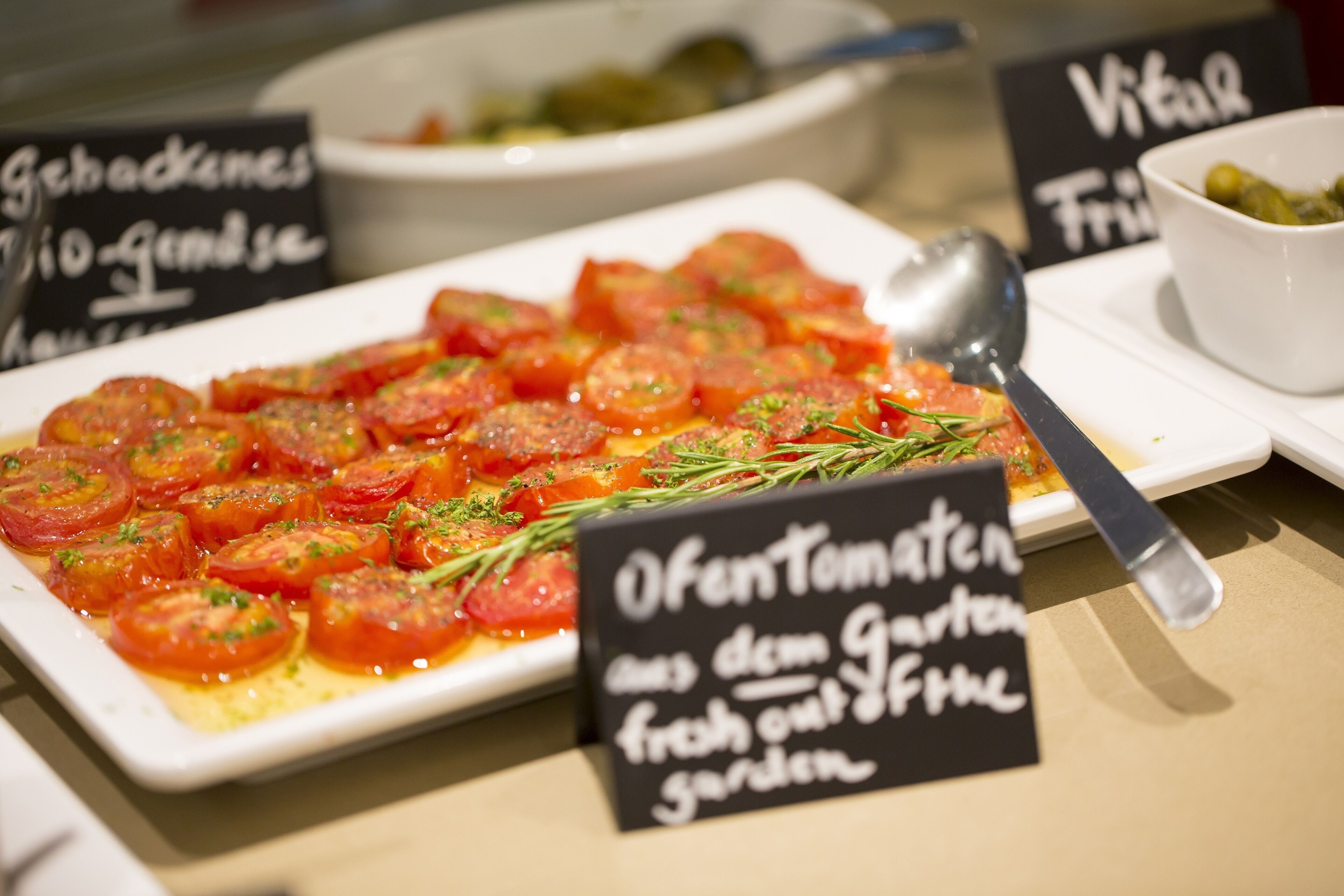 free daily self-service breakfast