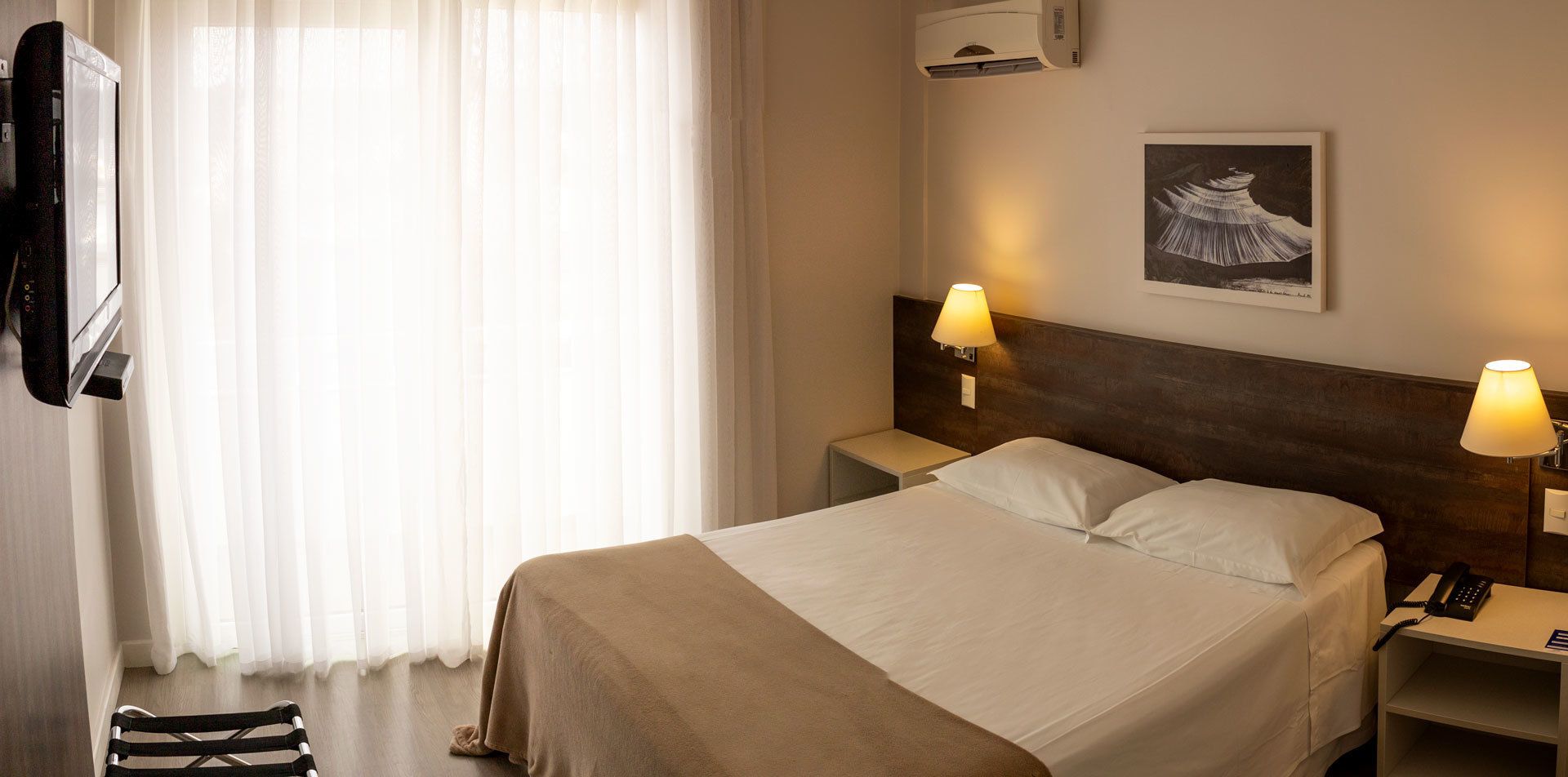 superior double room, balcony | minibar, in-room safe, desk, blackout curtains