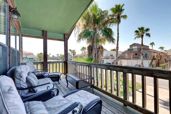 Condo, 4 Bedrooms | Porch