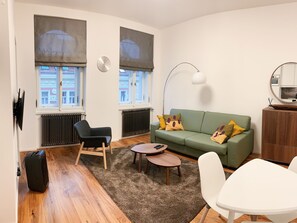 Comfort Apartment, 1 King Bed with Sofa bed, Non Smoking, City View | Iron/ironing board, free WiFi, bed sheets