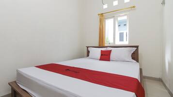 Meja kerja, Wi-Fi gratis, dan seprai linen