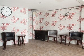 Lobby - RedDoorz near Pelabuhan Tanjung Perak 2 Surabaya (Surabaya)