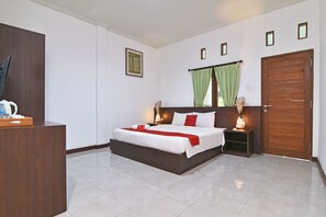 Desk, free WiFi, bed sheets