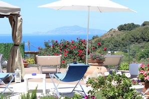 Quarto superior, vista para o mar | Frigobar, escrivaninha, quartos à prova de som