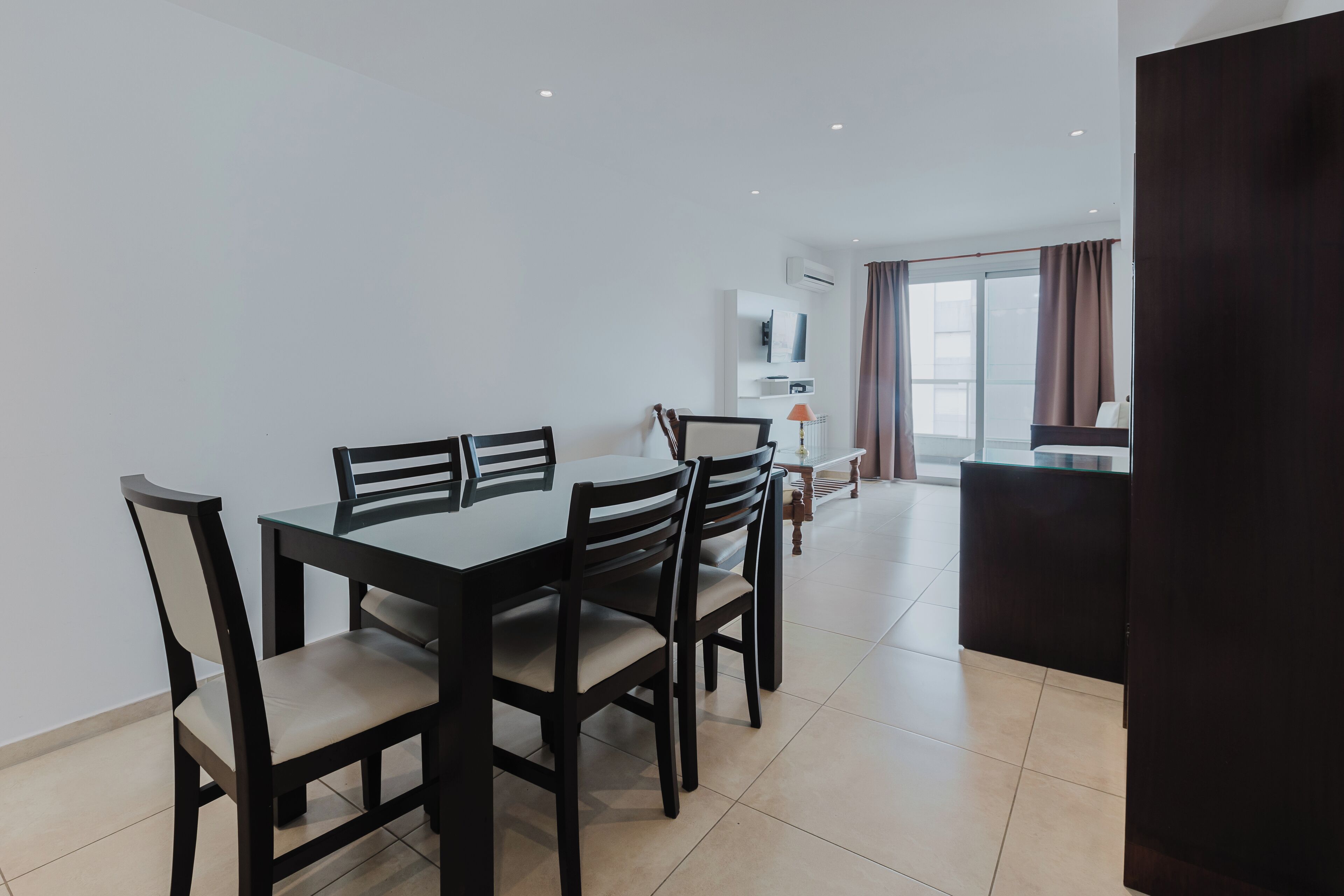 Family Apartment | Living area | 40-inch flat-screen TV with cable channels, TV, Netflix
