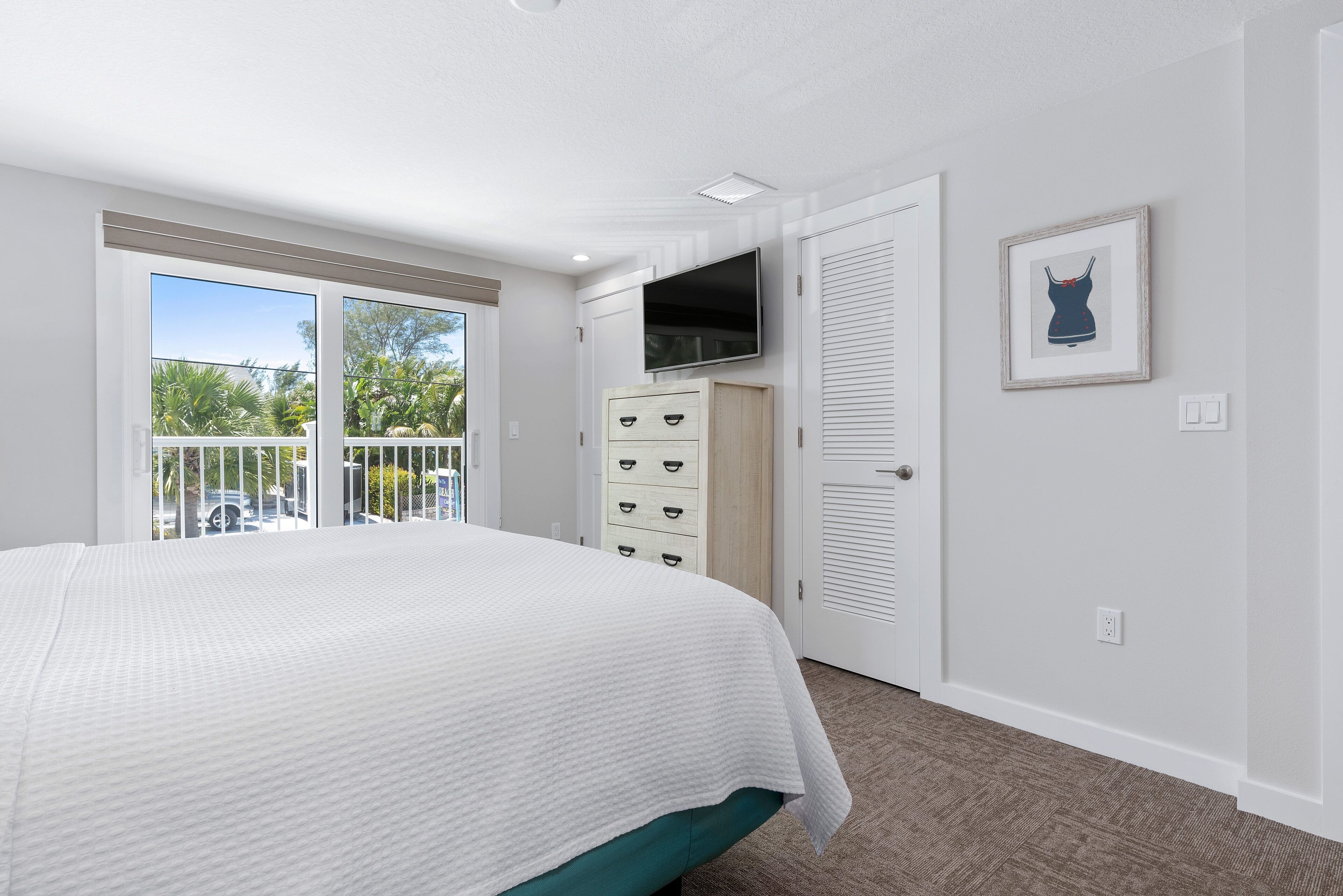 deluxe apartment, 2 bedrooms, bay view | 2 bedrooms, premium bedding, pillow-top beds, individually furnished