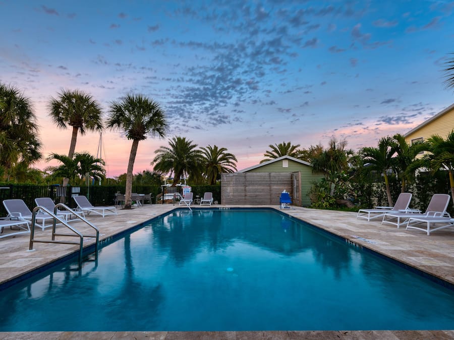 Hồ bơi ngoài trời, mở cửa từ 7:00 đến 20:00, dù/ô trên bãi biển/hồ bơi