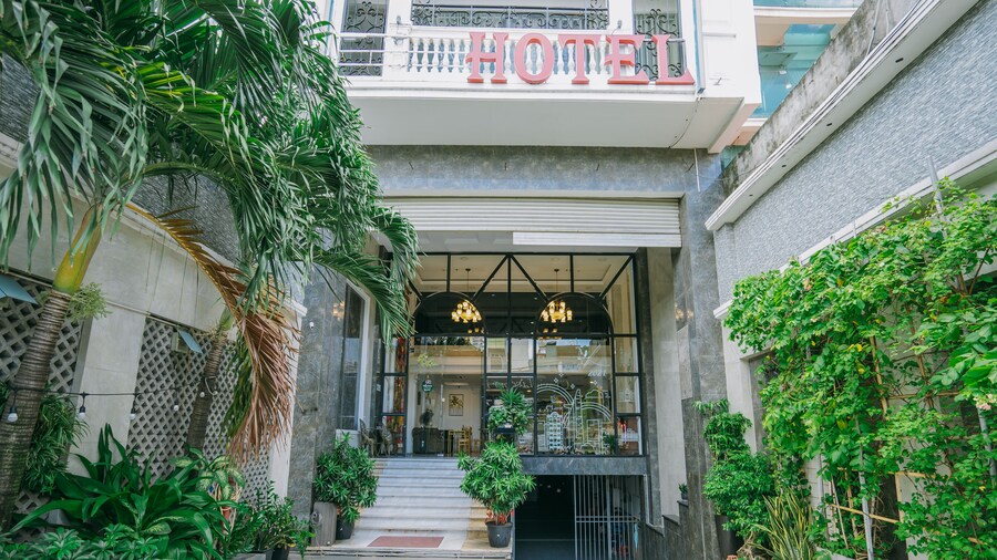 C'Lavie Hotel - Saigon Airport Hotel