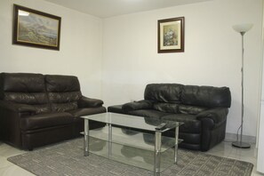 Flat-screen TV - Sidney Place (Liverpool)