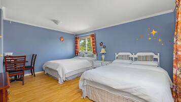 Deluxe Room, 2 Queen Beds, Non Smoking