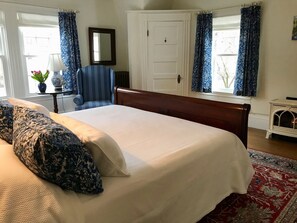 Governor Davis Suite | Blackout drapes, iron/ironing board, free WiFi, bed sheets - The Belmont Inn (Camden)