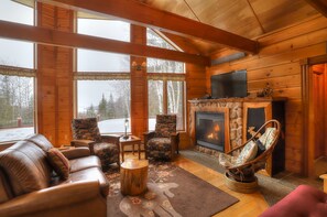 TV, fireplace, stereo