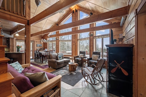 🐾Camp Whynot - Great chalet home with  views of Rangeley Lake! Dog friendly