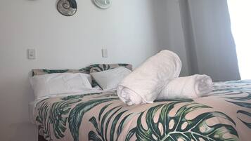 4 bedrooms, iron/ironing board, free WiFi, bed sheets