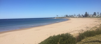 Bellambi Beach house - Special reduced holiday rates - Book now! Walk to beach