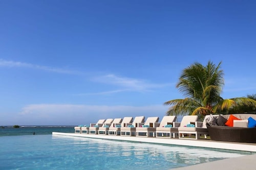 Dreamtime 5-Beachfront, Butler, Chef, Driver, Modern