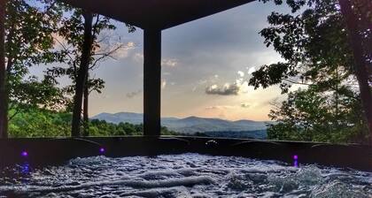 Trail`s End-Hot tub-Wi-Fi,-pets ok-Pool Table-Fireplace-Screened Porch-Activities