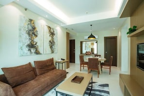 Deluxe Condo, 2 Bedrooms | Private kitchen | Fridge, microwave, stovetop, electric kettle