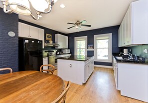 Fridge, microwave, oven, stovetop - La Maisonette - Historic Renovated 6 BR Downtown Bar Harbor Home (Bar Harbor)