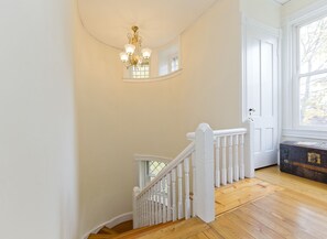 Interior - La Maisonette - Historic Renovated 6 BR Downtown Bar Harbor Home (Bar Harbor)