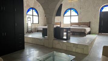 Habitación familiar, varias camas, con acceso para personas discapacitadas | Ropa de cama y acceso para silla de ruedas