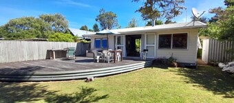 Quaint Lockwood River Cottage